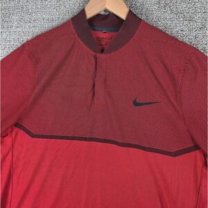 Nike Golf Swing Knit Blade Collar Men's‎ Red Athletic Dri-FIT Polo Shirt Medium